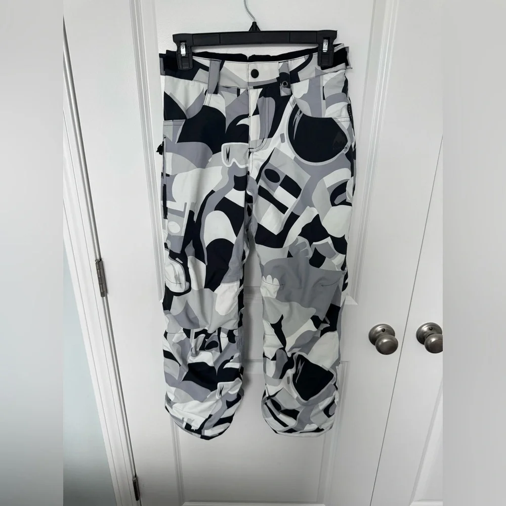 Burton Boys Barnstorm 2L Pants True Black Cosmoblock Size Medium